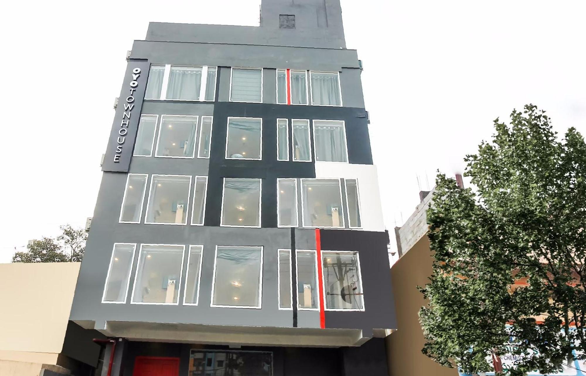 Hotel Townhouse De Alphabet Hyderabad Exterior foto